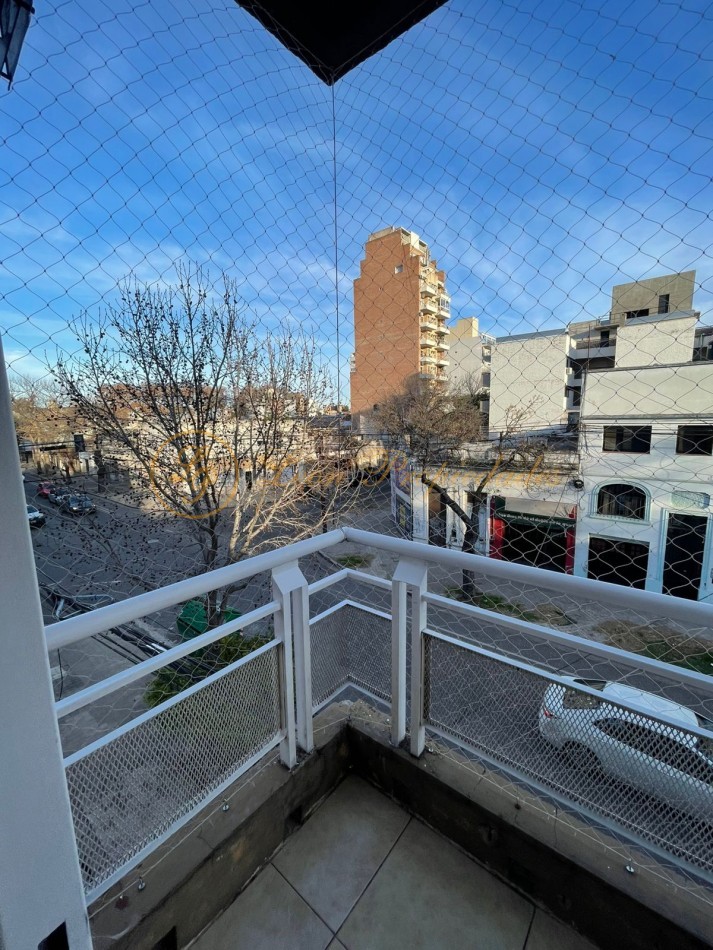 Catamarca Nro 3420 (Edificio de escaleras - 2do piso - un dormitorio, con balcon)