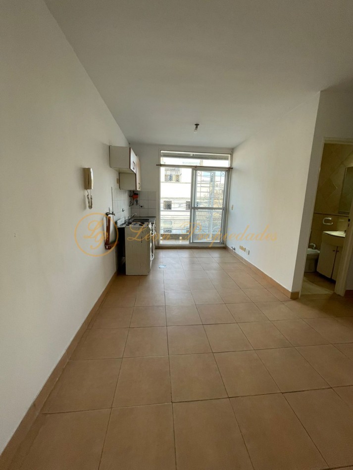 Catamarca Nro 3420 (Edificio de escaleras - 2do piso - un dormitorio, con balcon)