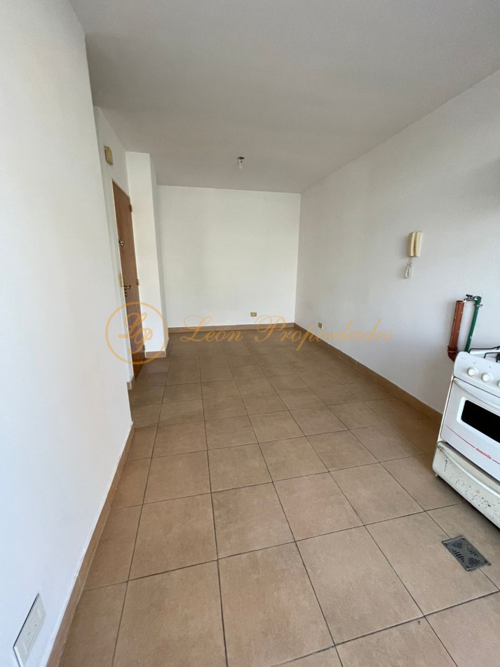 Catamarca Nro 3420 (Edificio de escaleras - 2do piso - un dormitorio, con balcon)