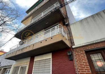 Catamarca Nro 3420 (Edificio de escaleras - 2do piso - un dormitorio, con balcon)
